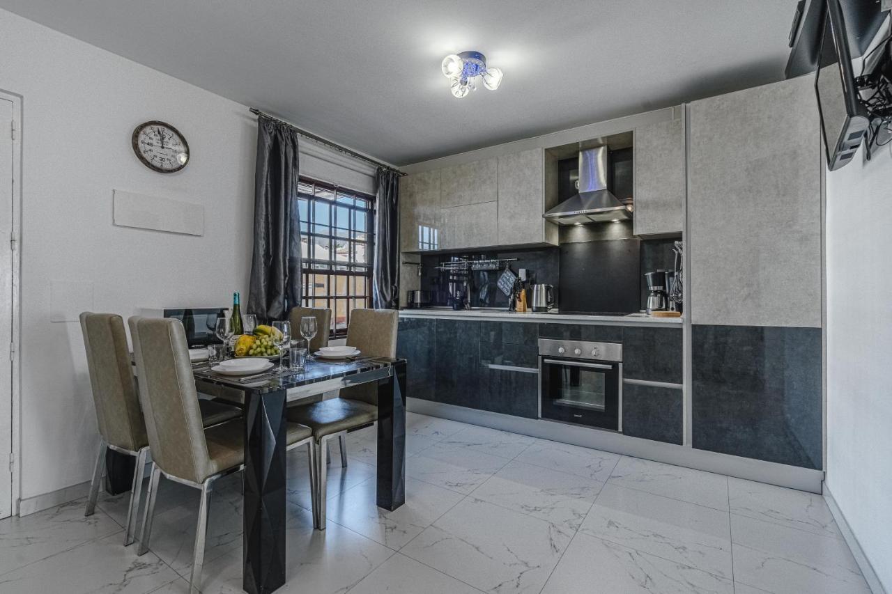 Amazing 3 Bedroom Apartment On The First Line Of The Best Las Americas Beach, Air Conditioner And Terrace Ocean View Плая де лас Америкас Екстериор снимка