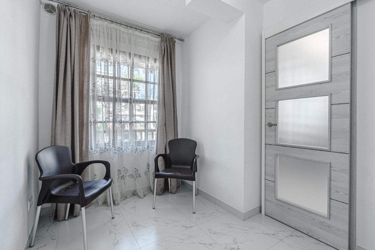 Amazing 3 Bedroom Apartment On The First Line Of The Best Las Americas Beach, Air Conditioner And Terrace Ocean View Плая де лас Америкас Екстериор снимка