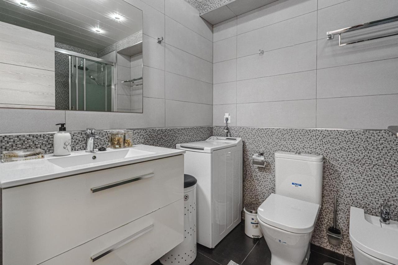 Amazing 3 Bedroom Apartment On The First Line Of The Best Las Americas Beach, Air Conditioner And Terrace Ocean View Плая де лас Америкас Екстериор снимка